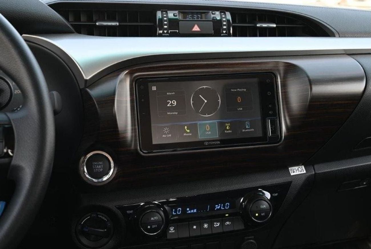 تويوتا هيلوكس 2025 TOYOTA HILUX DOUBLE CAB SR5 2.7L PETROL 4WD 5-SEAT AT