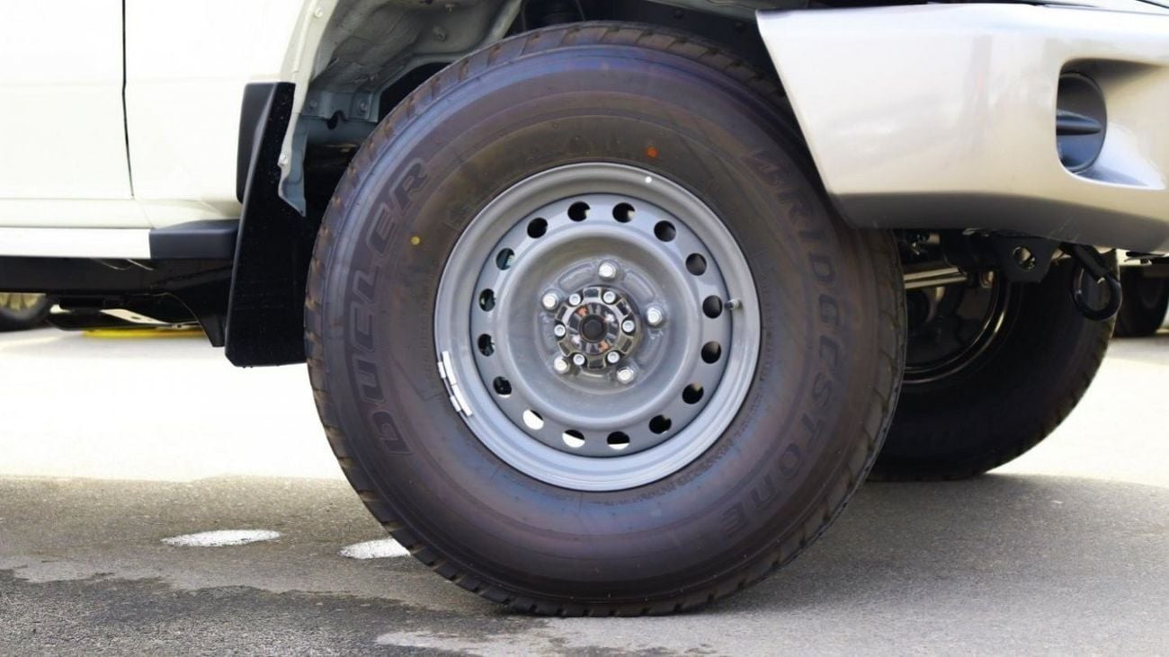 تويوتا لاند كروزر بيك آب SC 2022 | LC 79 - 4.5L V8 DSL M/T SINGLE CAB - POWER WINDOW - EXPORT ONLY