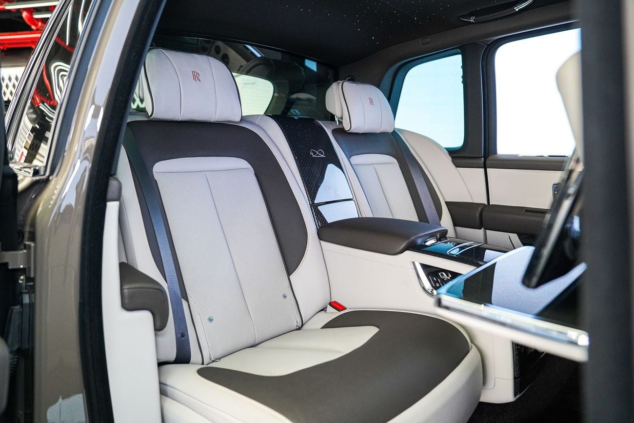 Rolls-Royce Cullinan BLACK BADGE