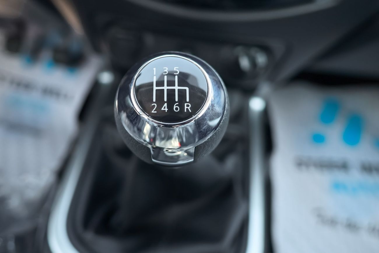 Nissan Navara LE Petrol 2.5L 4x4 M/T DC Plus MY2025 / Incomparable Prices / Book Now