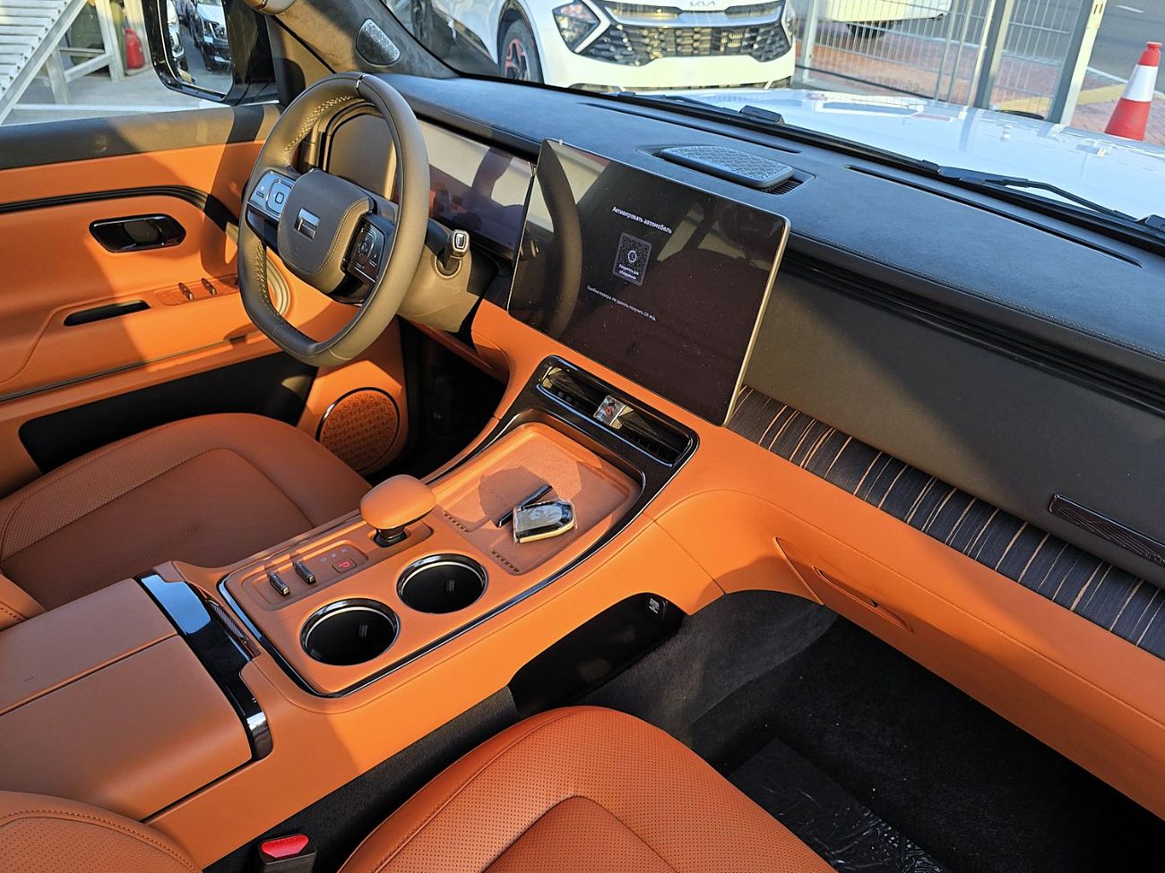 روكس أداماس (EXPORT ONLY) ROX Adamas vip 6 seats (EREV)  A/T 4*4 SUV  White  color 2026 model