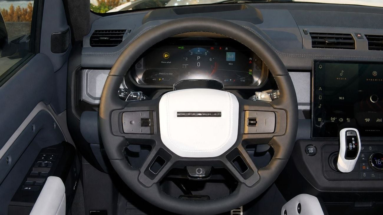 Land Rover Defender 110 OCTA  P635 | Borasco Grey | Light Cloud/Lunar | 635 HP