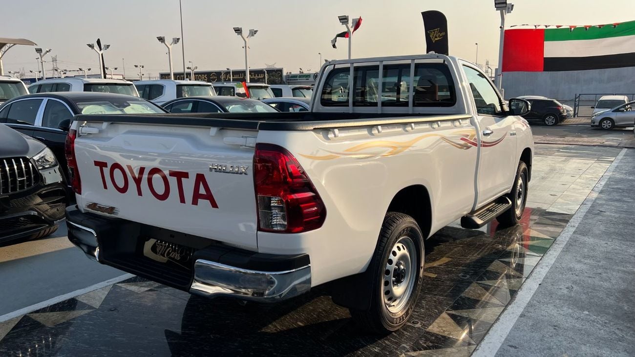تويوتا هيلوكس GLX 2.7L Single Cab Utility 4WD M/T