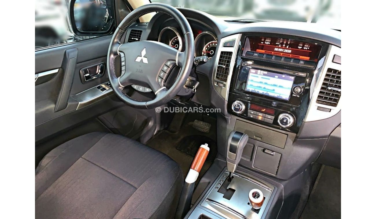 ميتسوبيشي باجيرو SWB - COUPE - 2016 - PRISTINE CONDITION - ORIGINAL PAINT - COMPLETELY AGENCY MAINTAINED - BANK FINAN