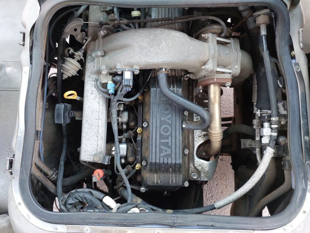 Toyota Coaster TOYOTA COASTER RHD 2004 MODEL 4.2 L DIESEL AUTOMATIC(PM12560)