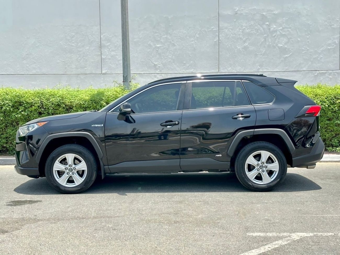 Toyota RAV4 2019 Toyota RAV4 XLE hybrid