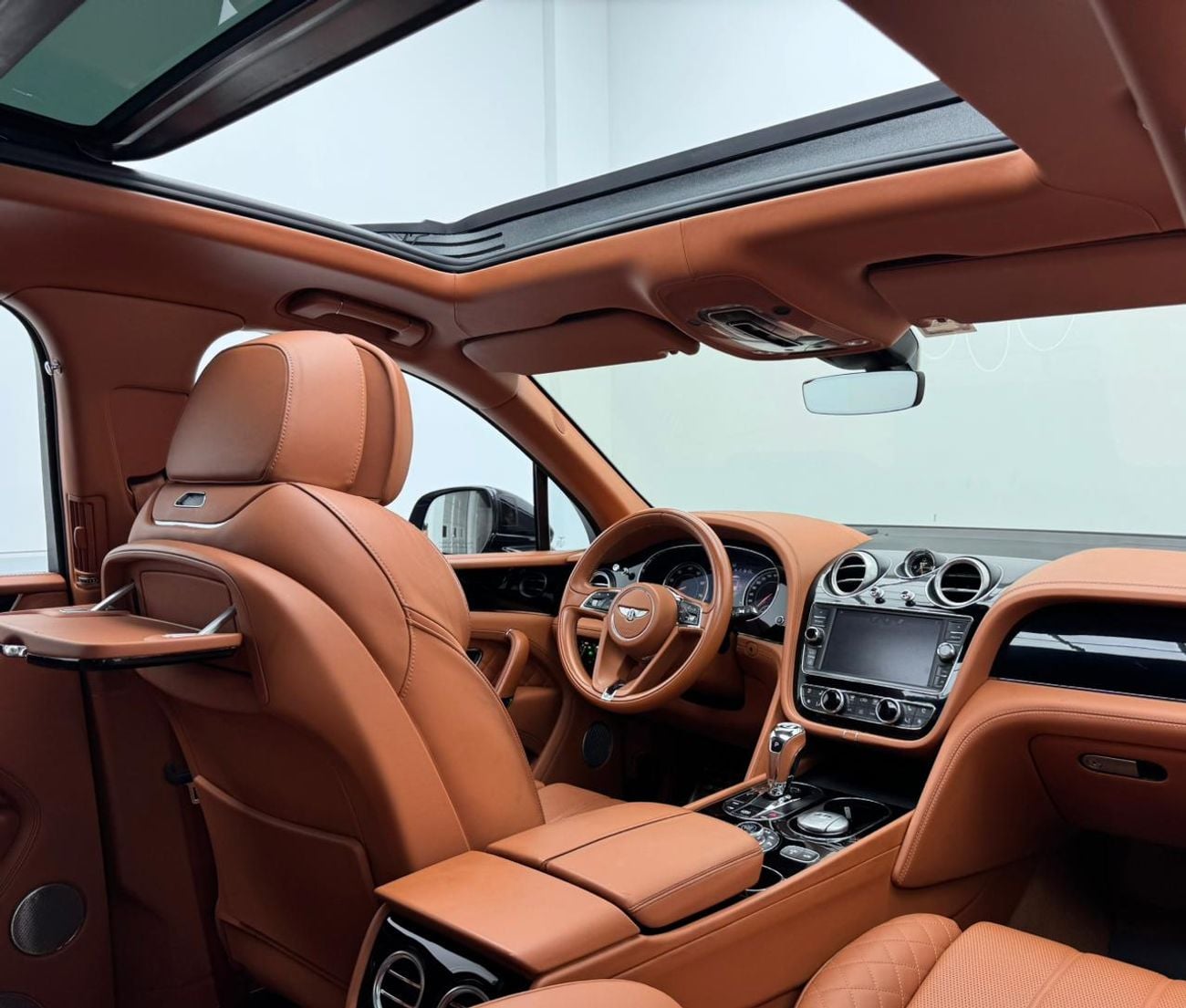 بنتلي بينتايجا 2017 Bentley Bentayga, Full Service History, Feb 2028 GTA Service Pack, Excellent Condition, GCC