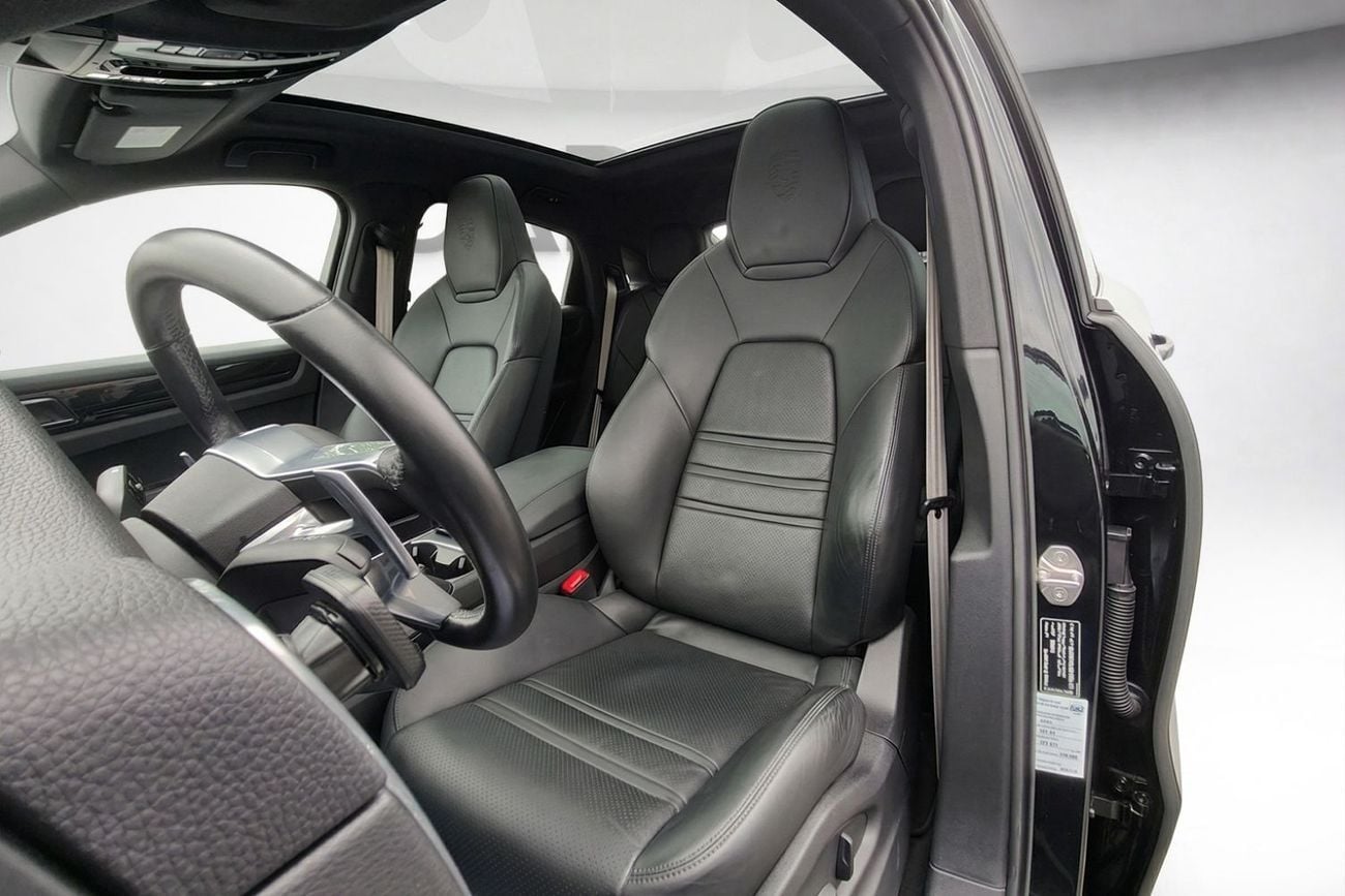 Porsche Cayenne Platinum Edition AED 6,365 P.M l 0% Downpayment l Coupe Platinum l Warranty till 2027