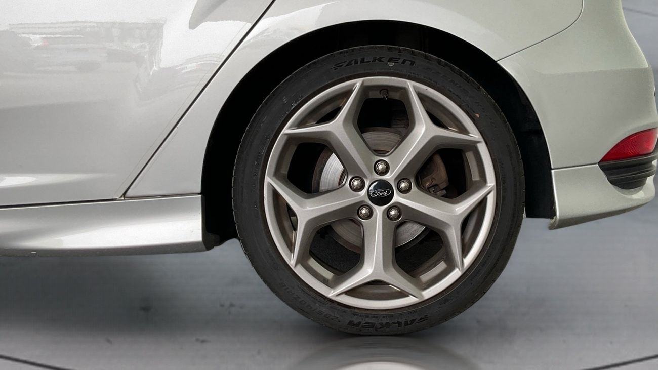 فورد فوكاس ST | upto AED 20,000 Ramadan Discount | شامل الضمان | 0 ﺪﻔﻋﺓ ﺃﻮﻟﻯ