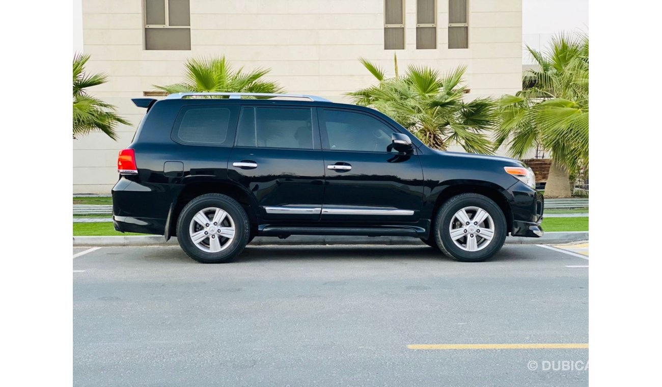 Toyota Land Cruiser LAND CRUISER GXR TOP  || GCC || 4.0 V6 || 4WD || Low Mileage || Very Well Maintained