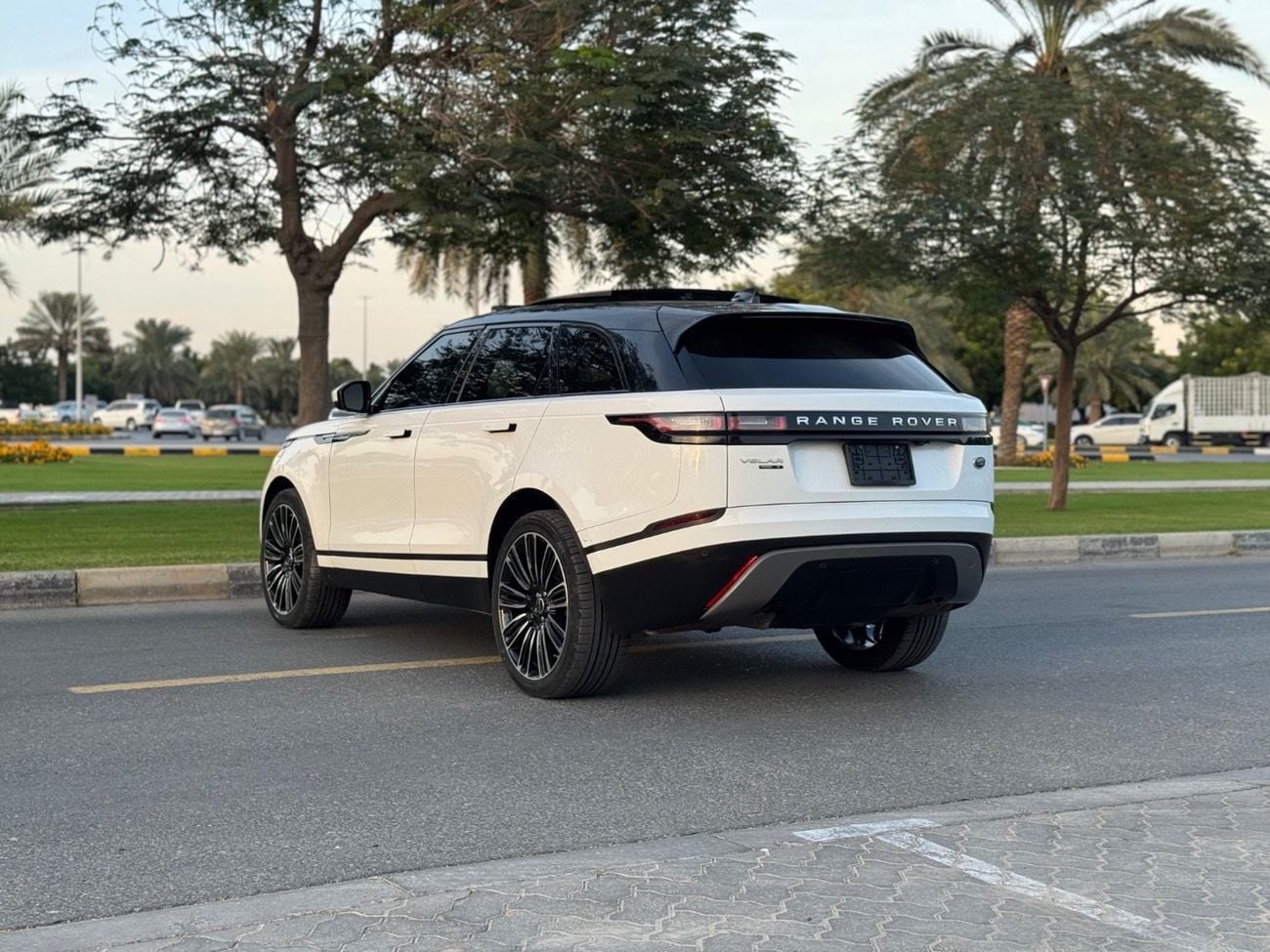 لاند روفر رينج روفر فيلار GL P250 S 2.0L Petrol