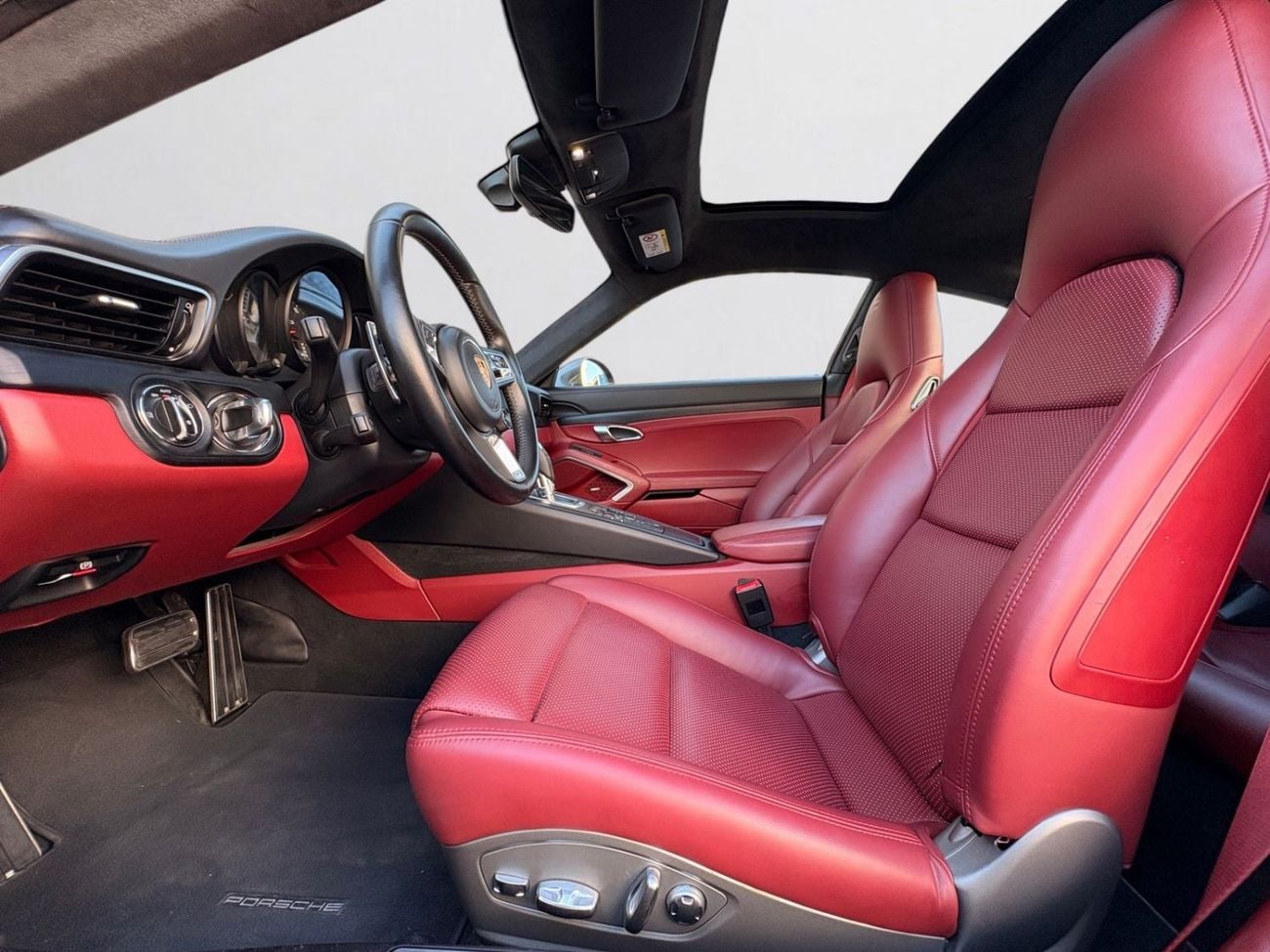 Porsche 911 AED 14,330 P.M | 0% DOWN PAYMENT | PORSCHE 911 CARRERA GTS (991.2) | 3.0L TWIN-TURBO – 450 HP | 2019