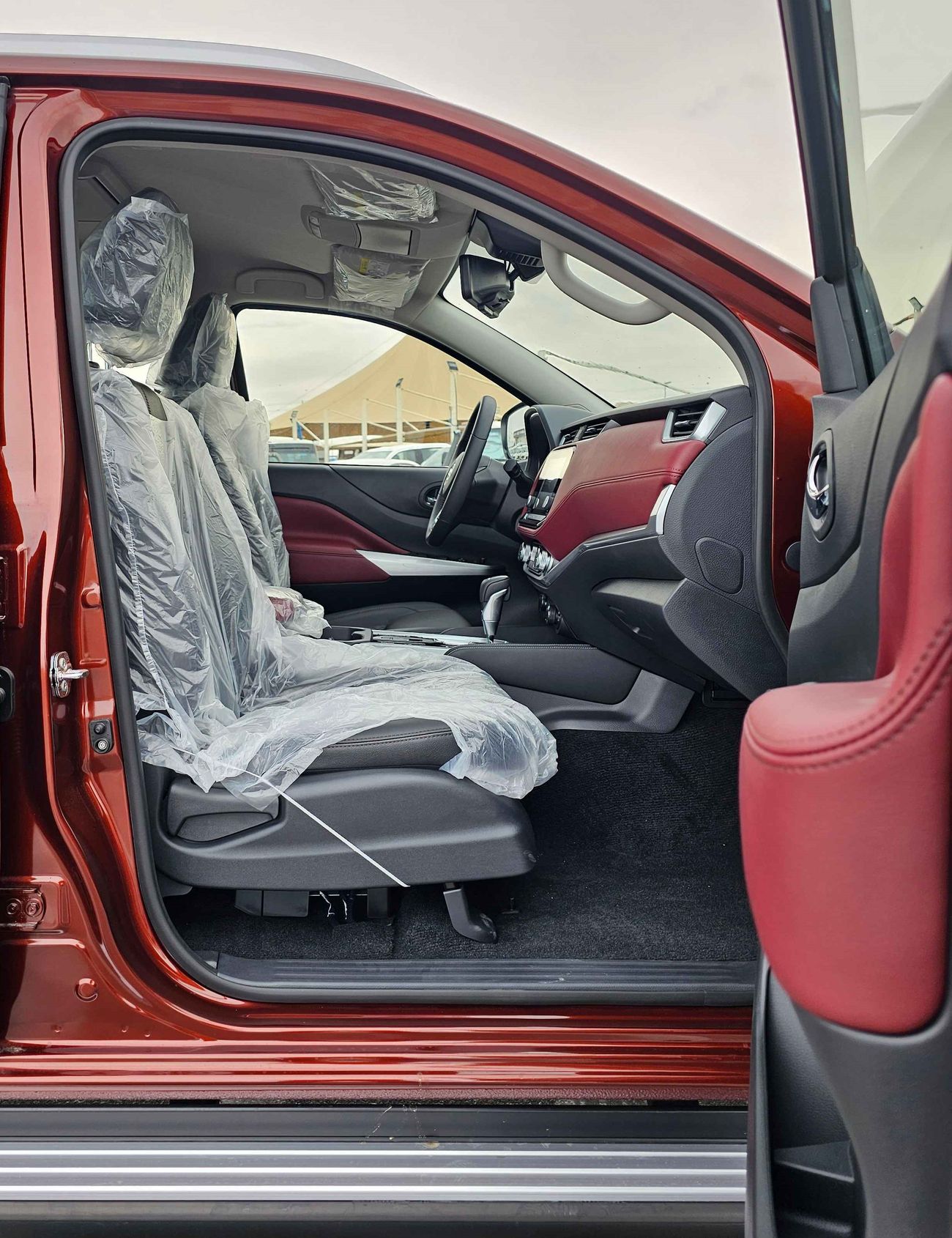 Nissan XTerra PLATINUM / 2.5L / LEATHER SEATS WITH "4" CAMERAS  (CODE # 67964)