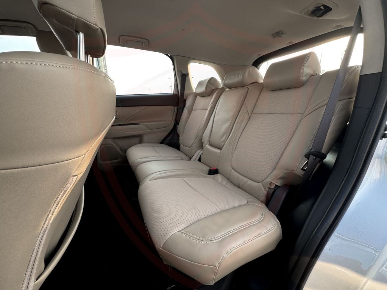 Mitsubishi Outlander GLX HIGHLINE LEATHER Mitsubishi Outlander | 2.5 L | 2020 | GCC | Accident-Free |  In Excellent Condition | 655 P.M