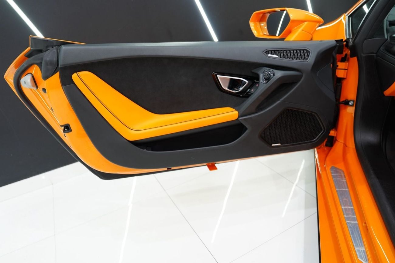 Lamborghini Huracan 2023 Lamborghini Huracan EVO Spyder, Lifting System, Apple CarPlay, Carbon Fiber Interior!!