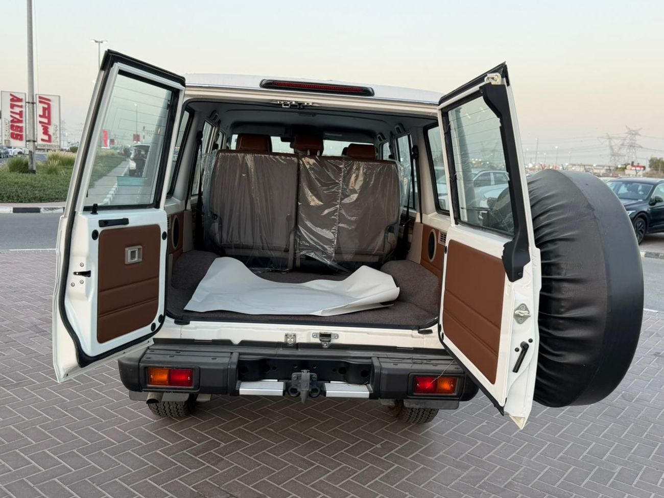 تويوتا لاند كروزر 70 TOYOTA LAND CRUISER LC76 2.8 AT 2025 FULL OPTION GCC SAUDI