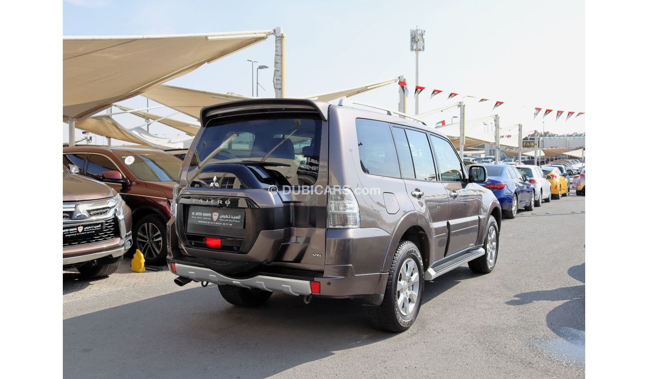 Mitsubishi Pajero GLS Mid ACCIDENTS FREE - ORIGINAL PAINT - GCC - MID OPTION - PERFECT CONDITION INSIDE OUT