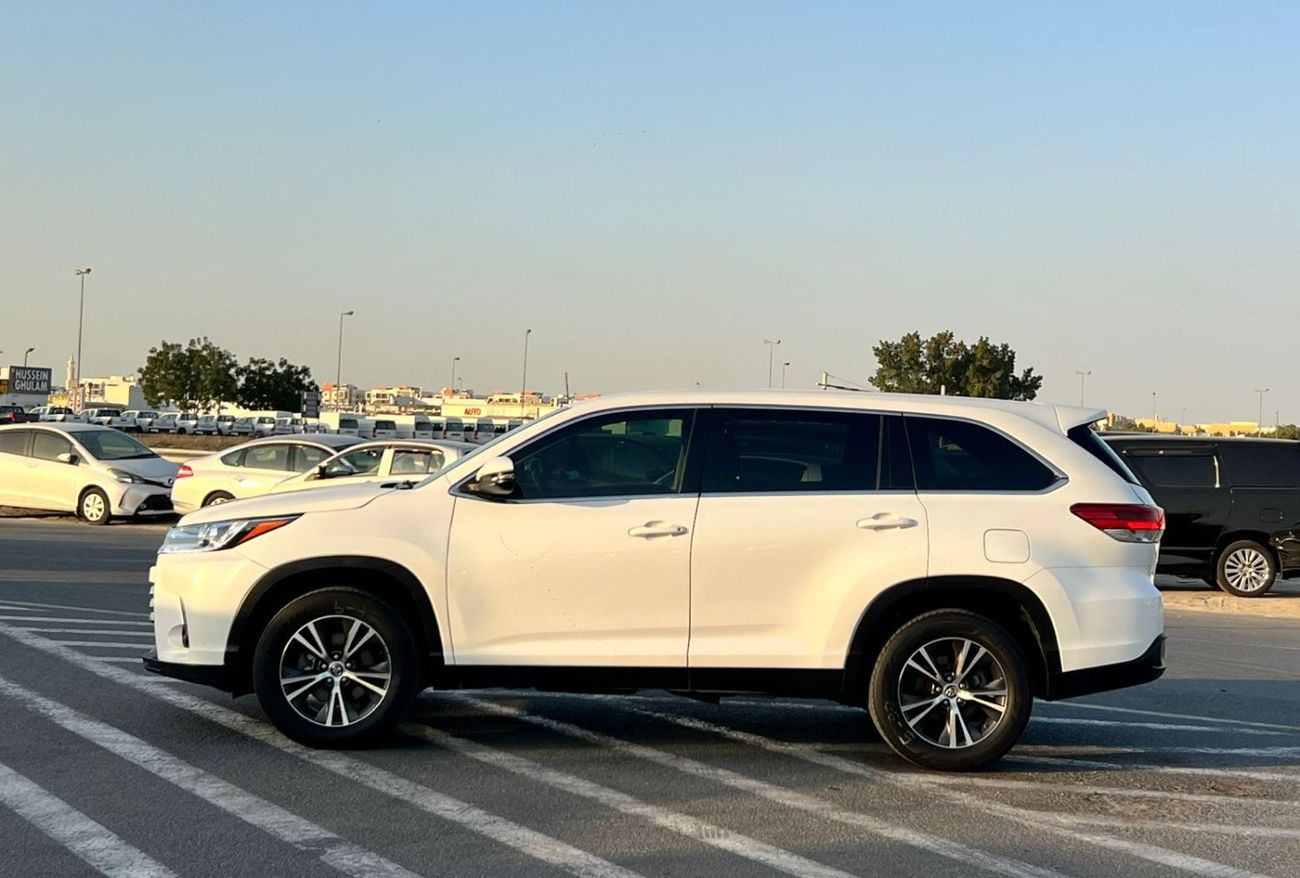 تويوتا هايلاندر 2019 Toyota Highlander MidOption - 2.7L V4 - Rear Camera - 7 Leather Seat