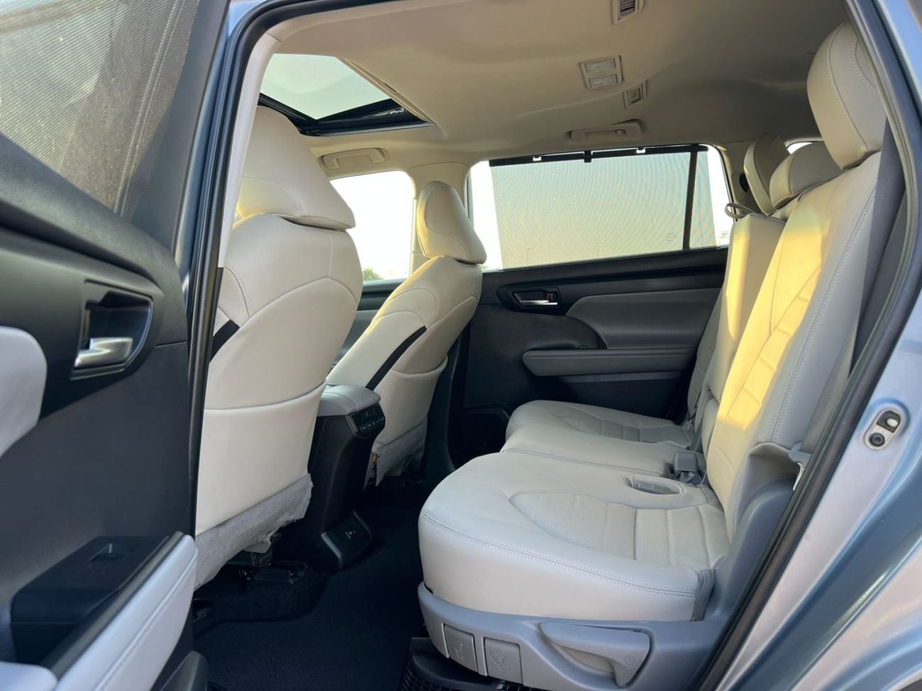 Toyota Highlander 2022 Toyota Highlander Hybrid GLE Full Option Gcc -2.5L V4 - Rear Camera & Sensor - Leather Seat - S