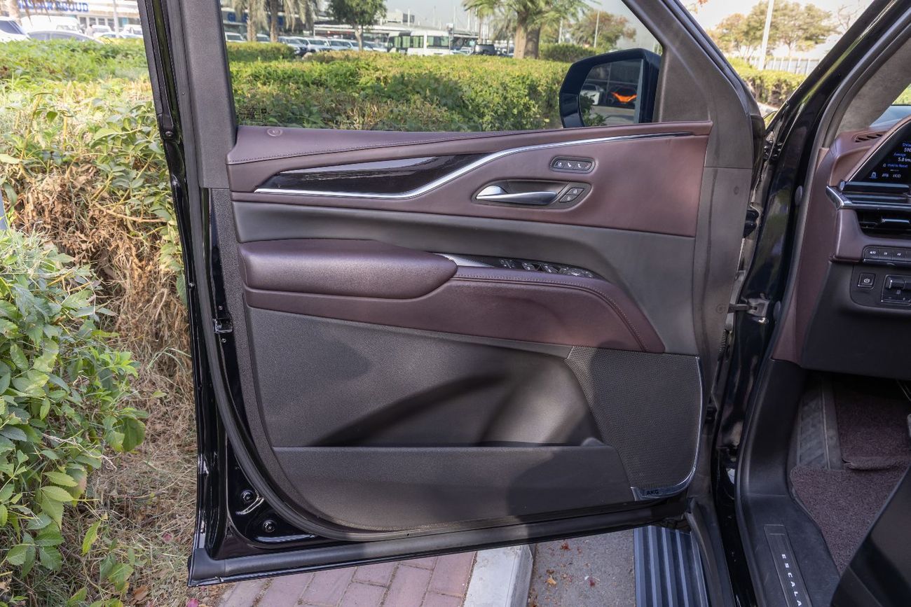 كاديلاك إسكالاد Sport Platinum 6.2L 4WD Cadillac Escalade Sport Platinum - Perfect Condition - 2022