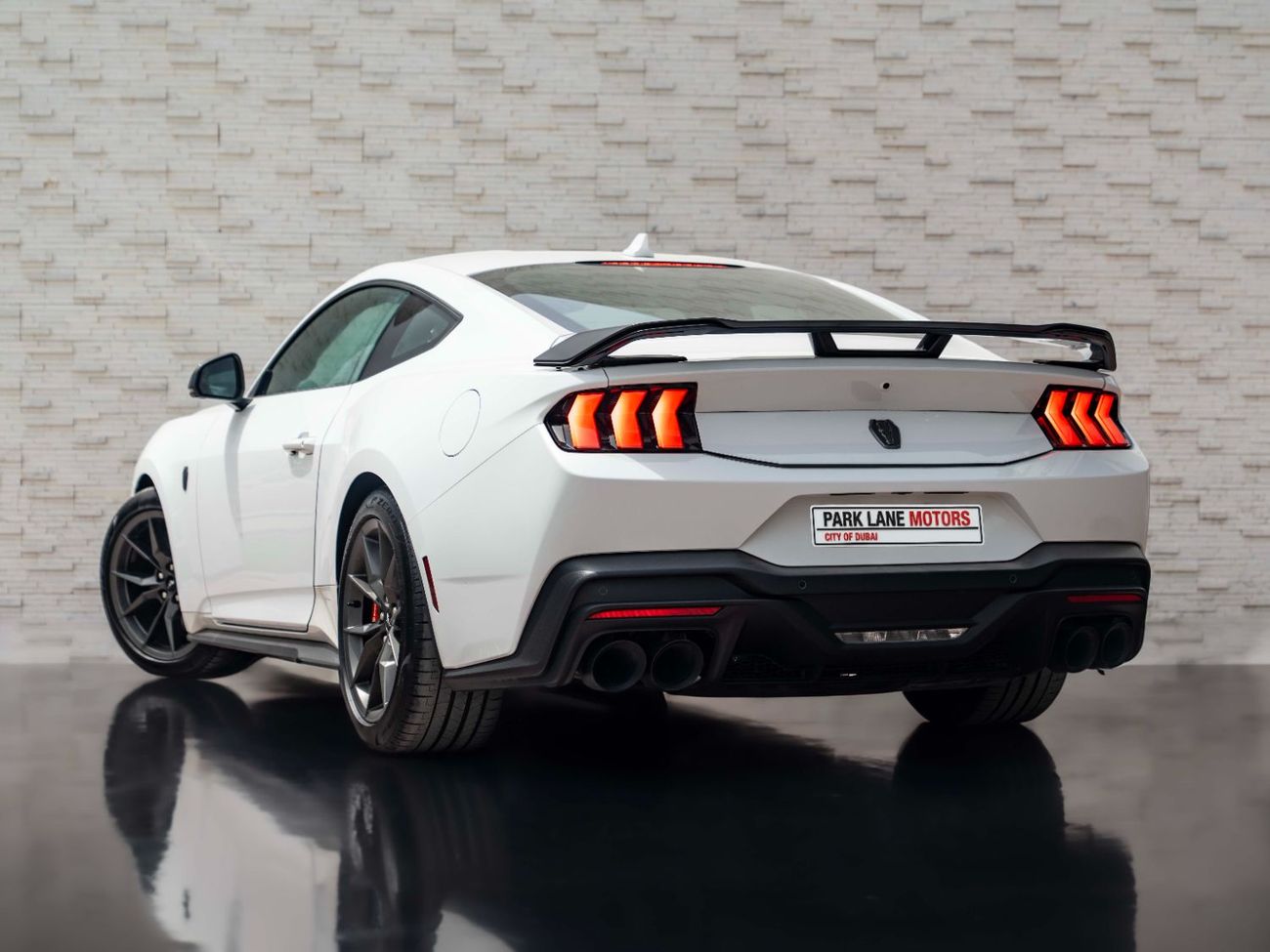 فورد موستانج DARK HORSE 5.0 (500HP) A/T