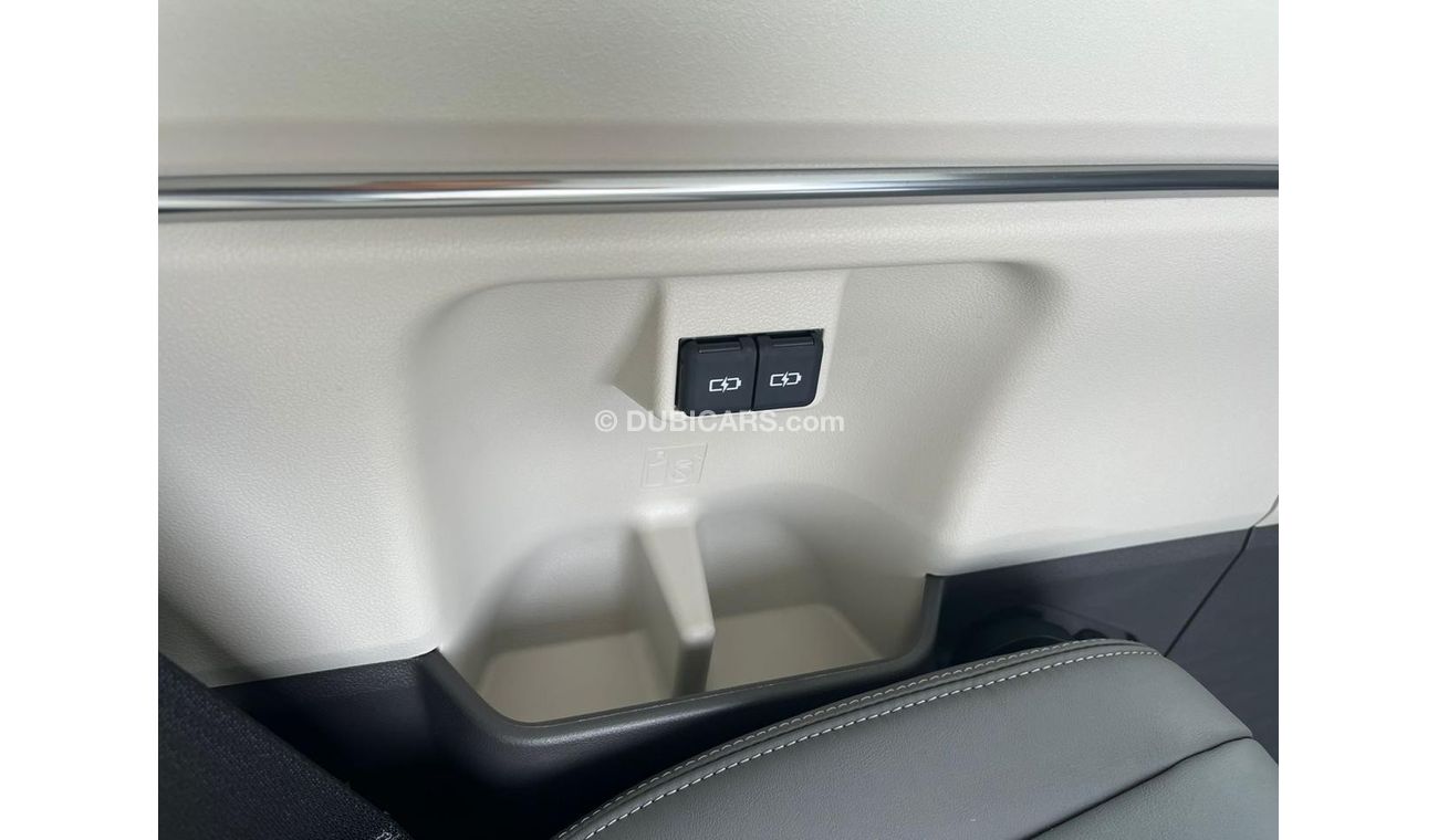 Toyota Hiace TOYOTA HIACE 2.8L PETROL 2022 M/T