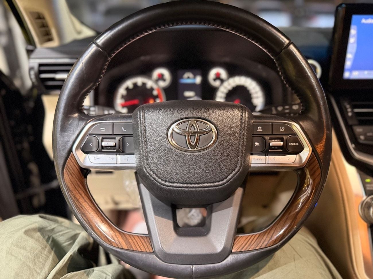 Toyota Land Cruiser GXR 3.5L