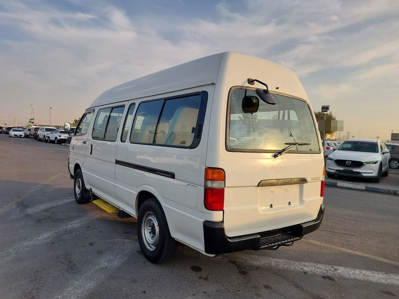 تويوتا هاياس TOYOTA HIACE COMMUTER VAN RHD 2003 MODEL 3.0 L DIESEL AUTOMATIC(PM03773)