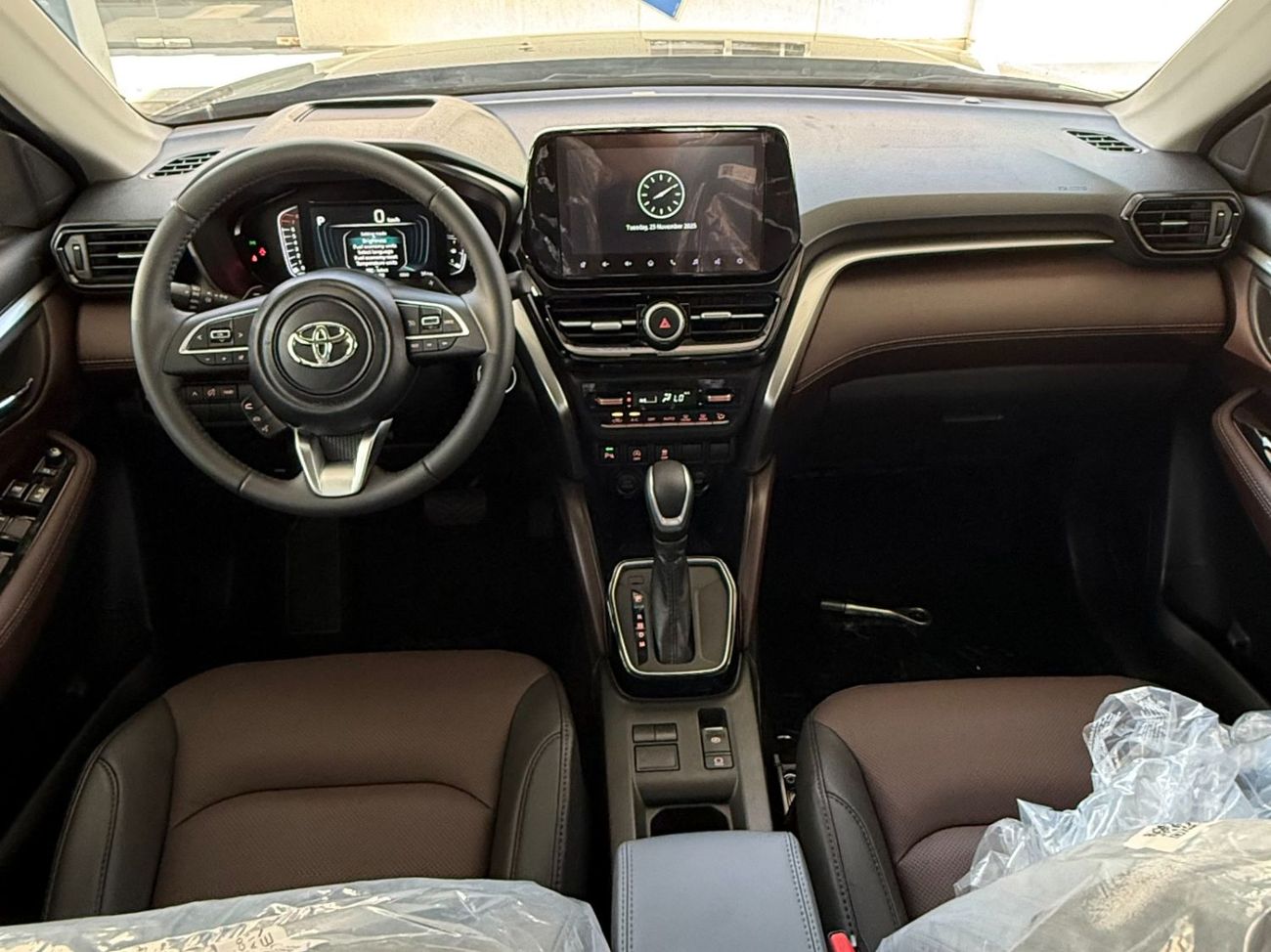 تويوتا أوربان كروزر URBAN CRUISER GLX 1.5 PANORAMA **EXPORT ONLY**التصدير فقط خارج الخليج***