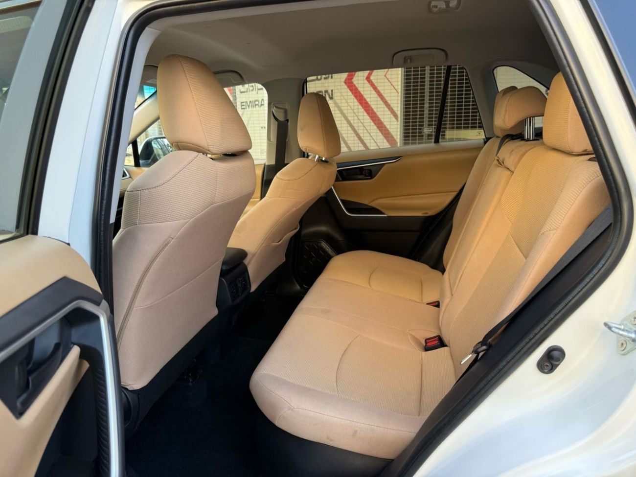 Toyota RAV4 LE 2.5L (219 HP) TOYOTA RAV4 LE HYBRID | 2.5L | PREMIUM