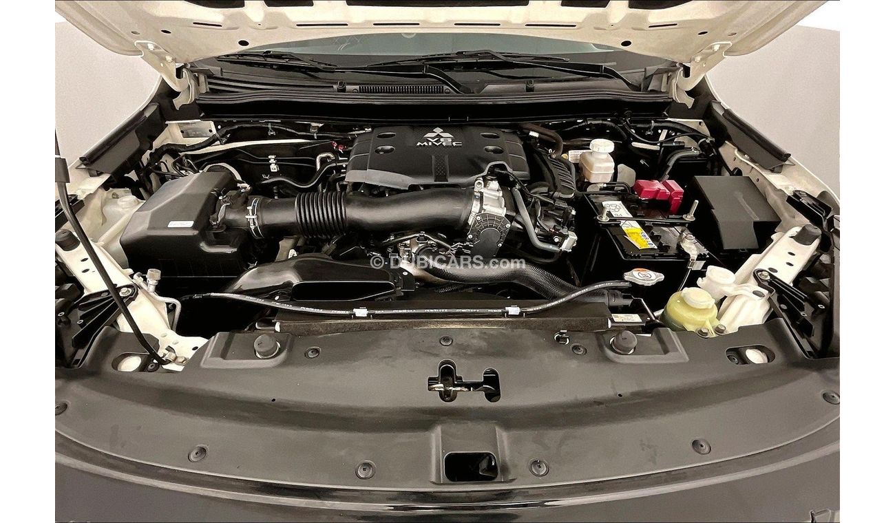 Mitsubishi Montero Signature