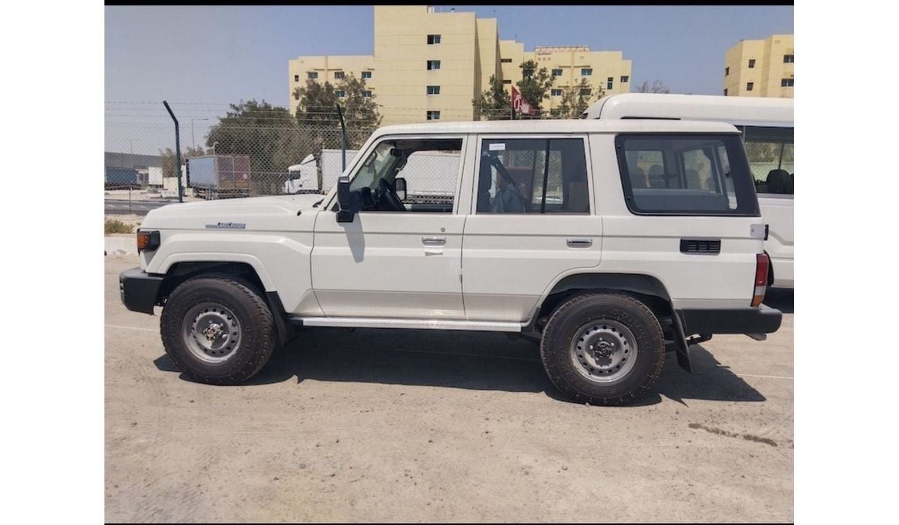 تويوتا لاند كروزر 70 TOYOTA LAND CRUISER LC76 4.2D MT MY2025 (LHD)