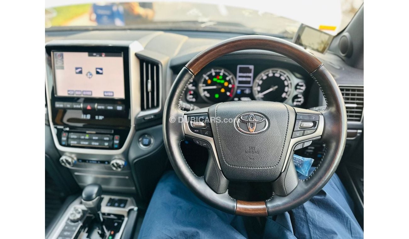 Toyota Land Cruiser Zx top of the range, Right hand drive