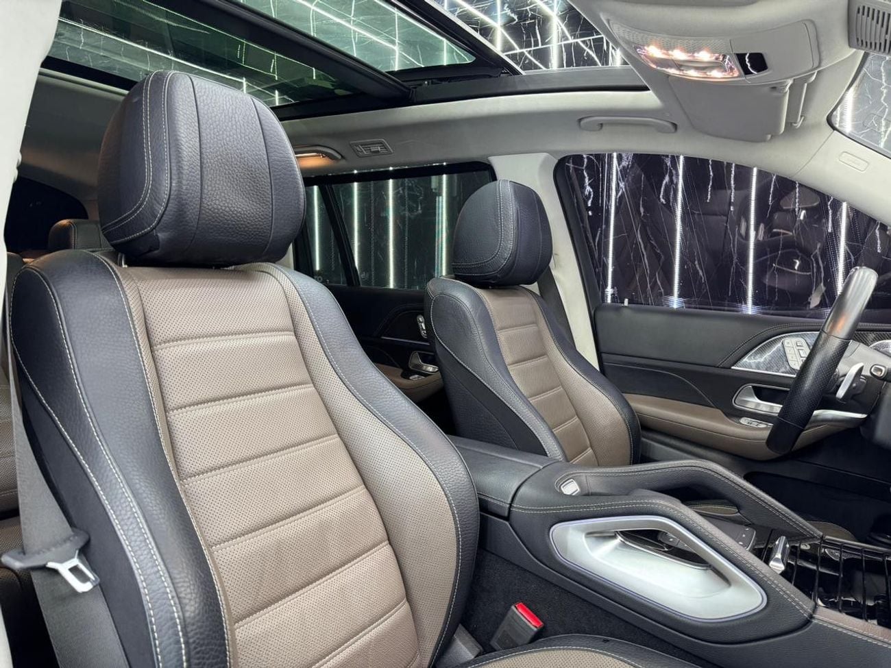 Mercedes Benz GLS580 STD 2020 Mercedes-Benz GLS 580 4MATIC GCC