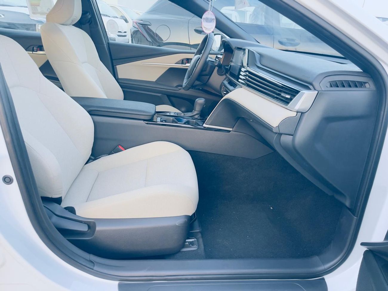 Toyota Camry GLE 2.5L Hybrid