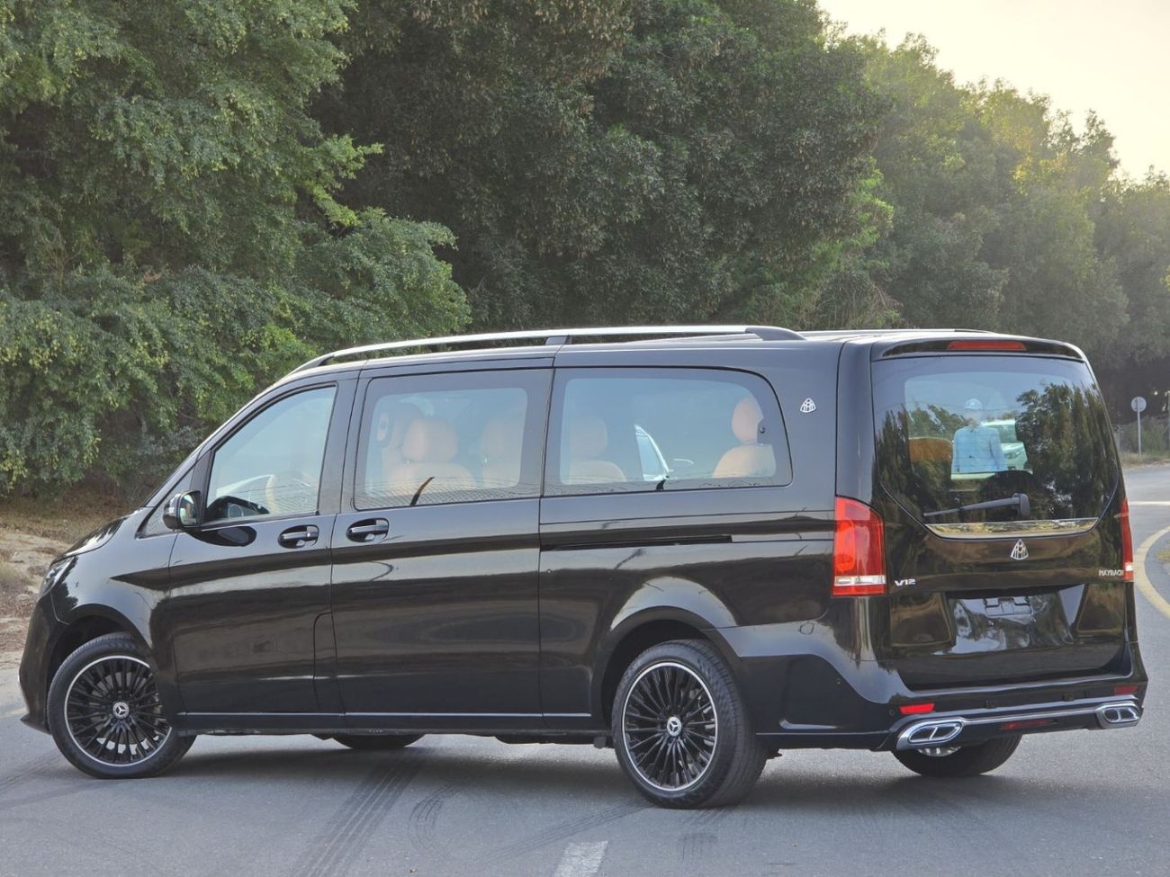 Mercedes-Benz V 250 Std 2.1L MERCEDES V-250 GCC 2018 BODY KIT MAYBACH 2023 // PERFECT CONDITION WITH GOOD PRICE