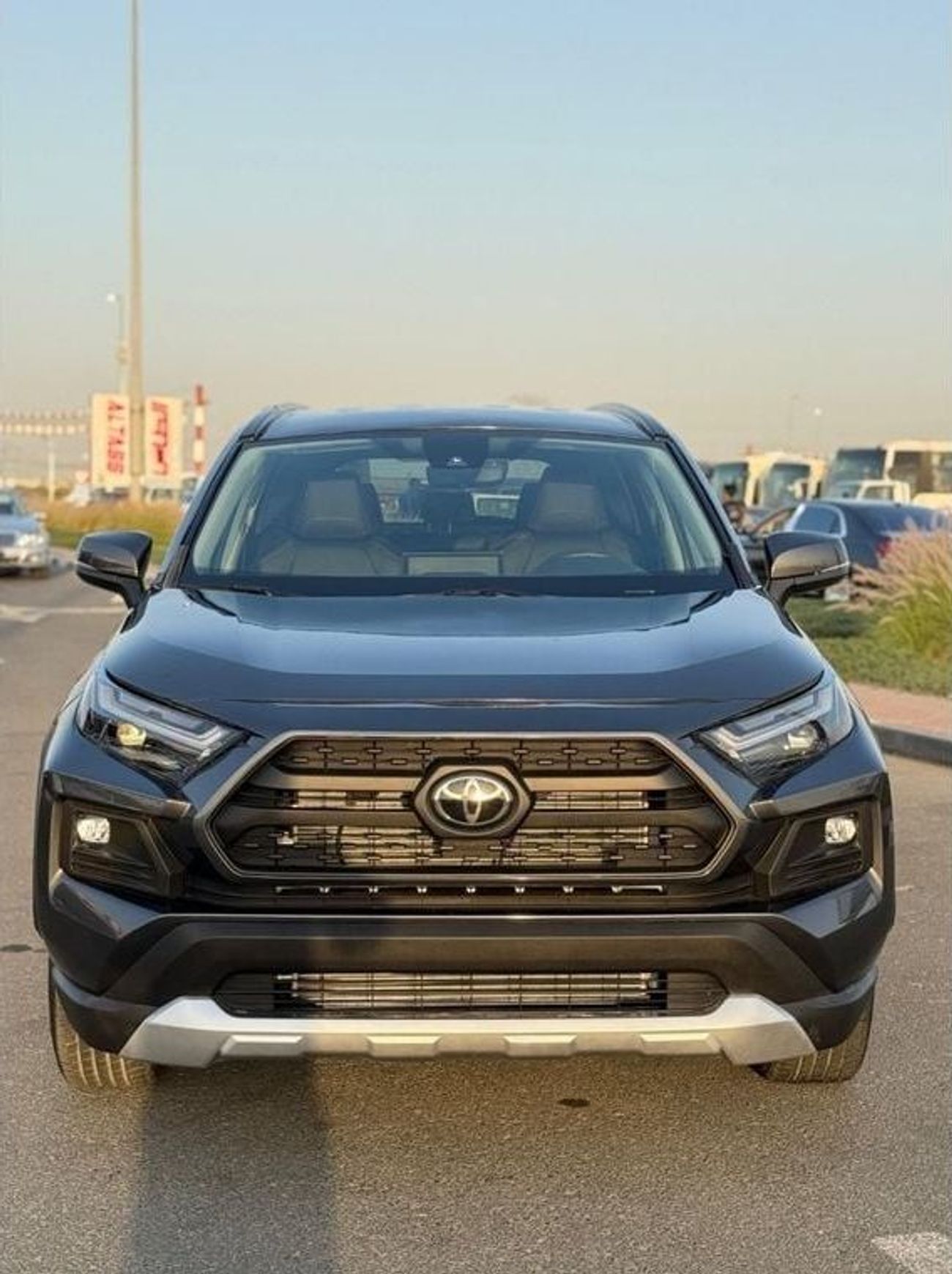 تويوتا راف ٤ 4WD XLE 2.5 push start, leather seats