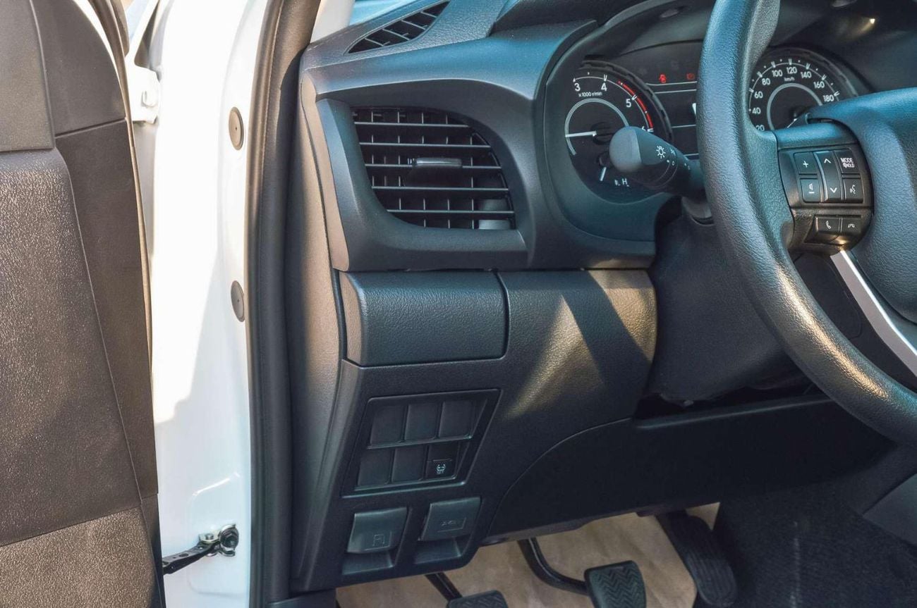 تويوتا هيلوكس DLX 2.4L 4WD DIESEL PICKUP 2026