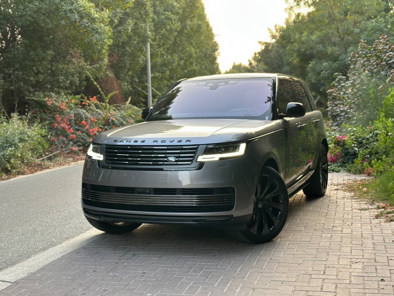 Land Rover Range Rover LWB SV P615 4.4L | 2023 Range Rover Vogue SV | Luxury SUV | 21,000 KM | Perfect Condition