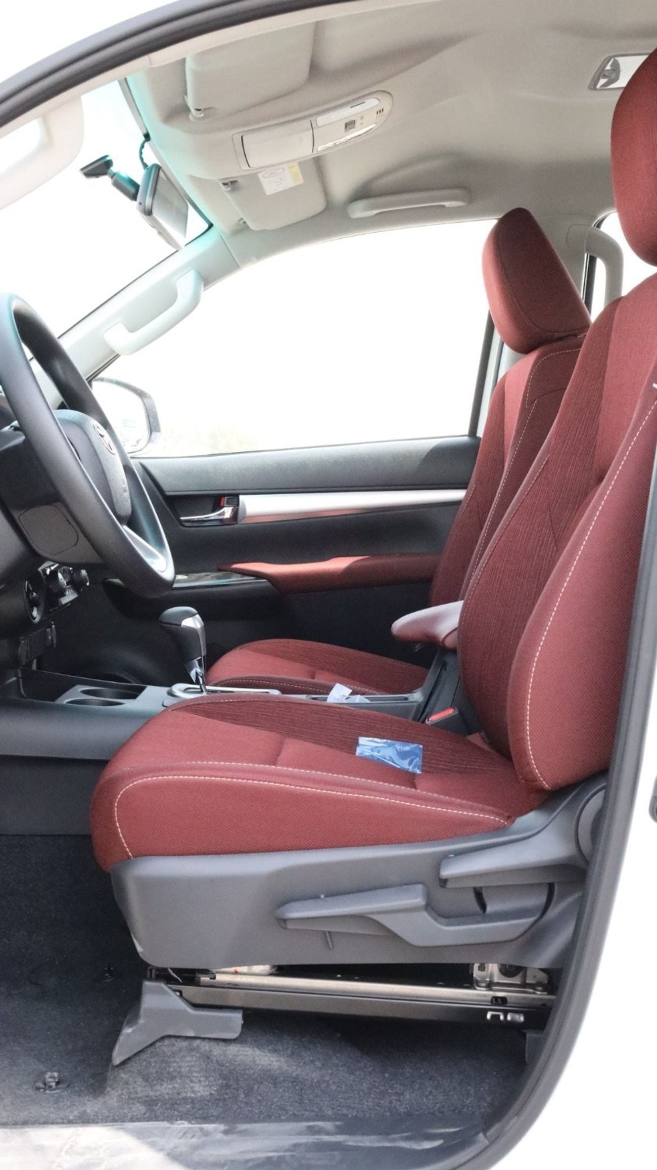 تويوتا هيلوكس TOYOTA HILUX SR5 2.7L A/T full option