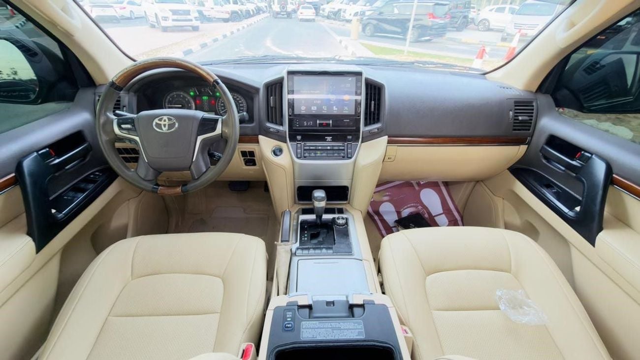 تويوتا لاند كروزر -