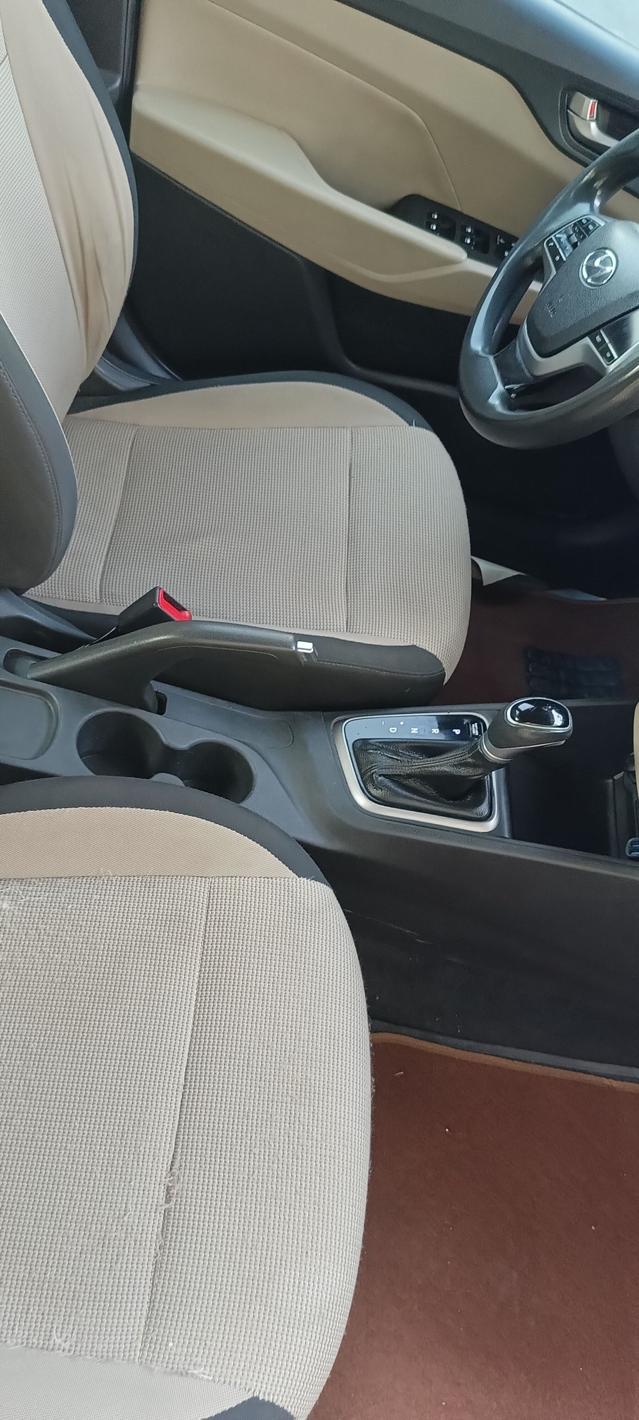 هيونداي أكسنت Mid 1.4L (107 HP)