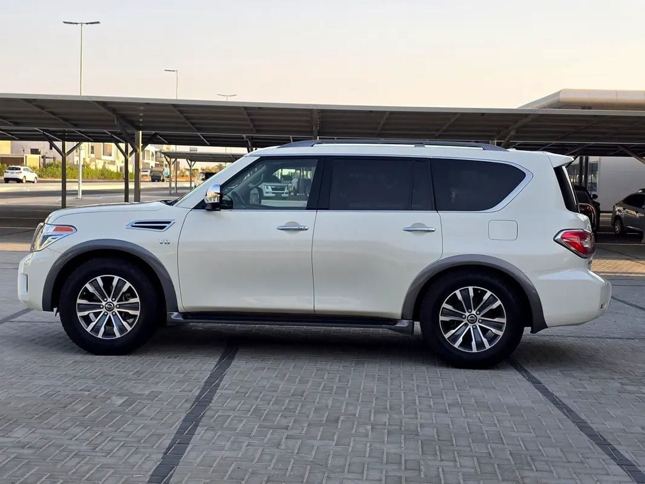Nissan Armada SL - American Specs - Excellent Condition