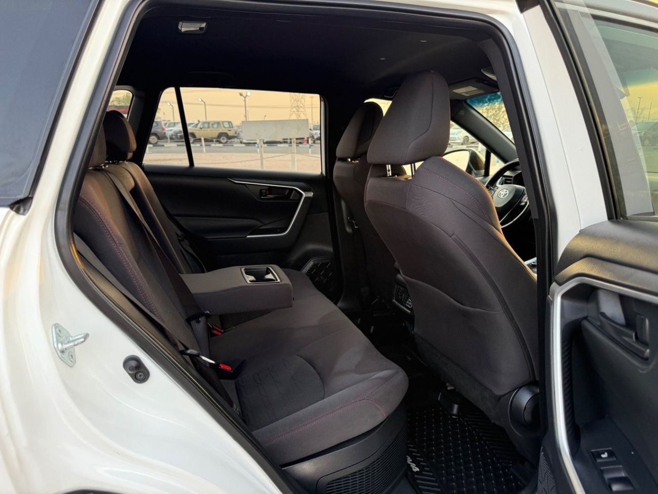 تويوتا راف ٤ VXR HEV 2.5L (219 HP) AWD