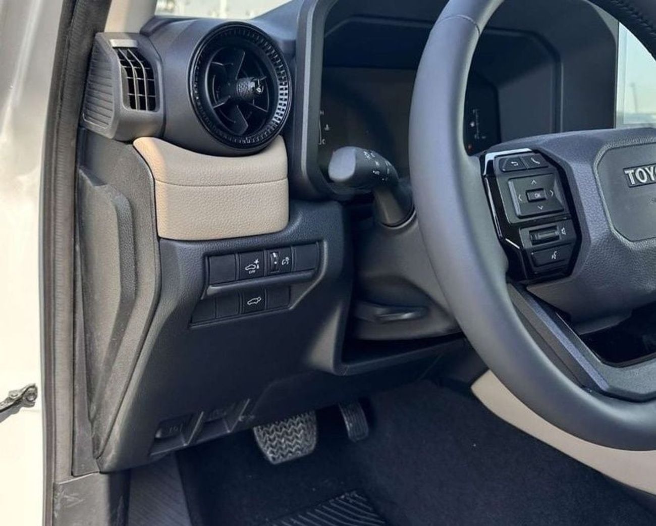 Toyota Land Cruiser TOYOTA LAND CRUISER PRADO 2.4L 4WD PETROL SUV 2024 - WHITE