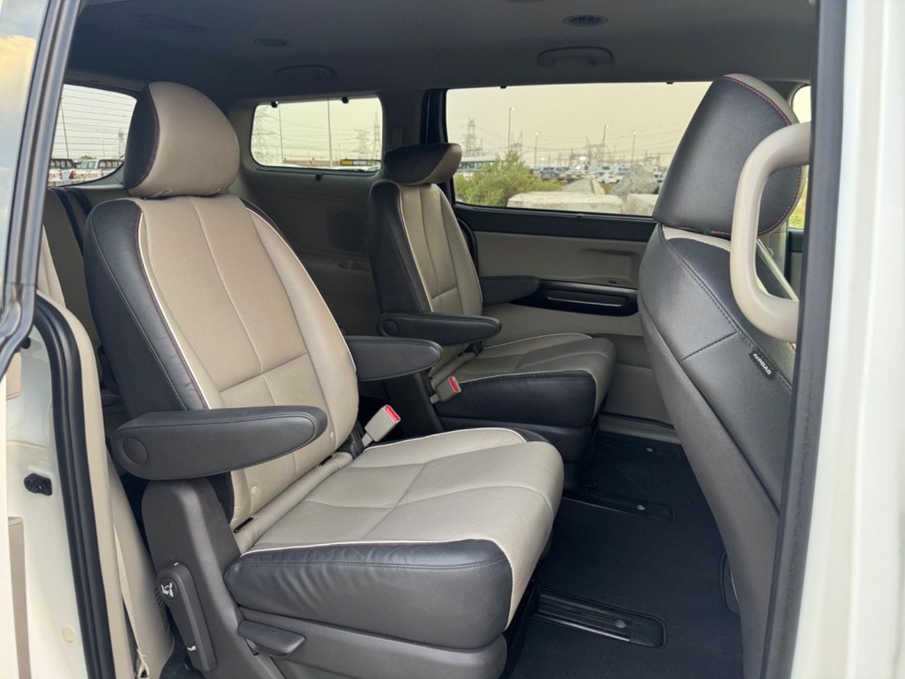 Kia Sedona 2017 - 7 SEATS FAMILY CAR LOW KM US SPEC