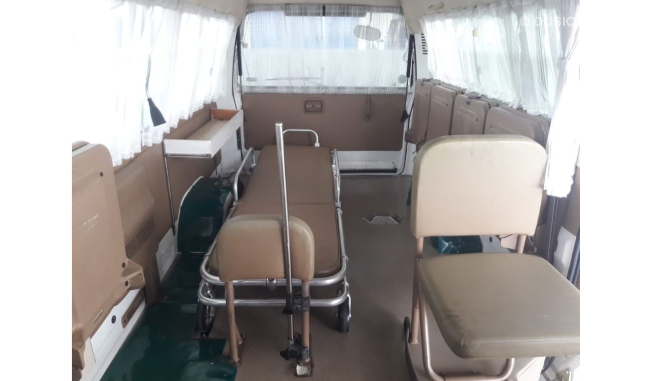 تويوتا هاياس Hiace ambulance RIGHT HAND DRIVE (Stock no PM 717 )