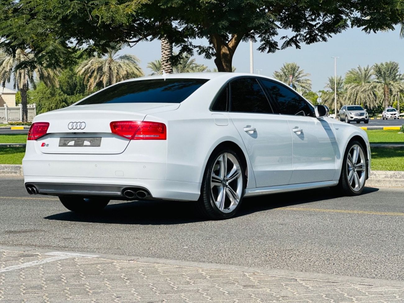 Audi S8 TFSI quattro S-Line 4.2L AUDI S8 MODEL 2014 QUATTRO S LINE FULL OPTION