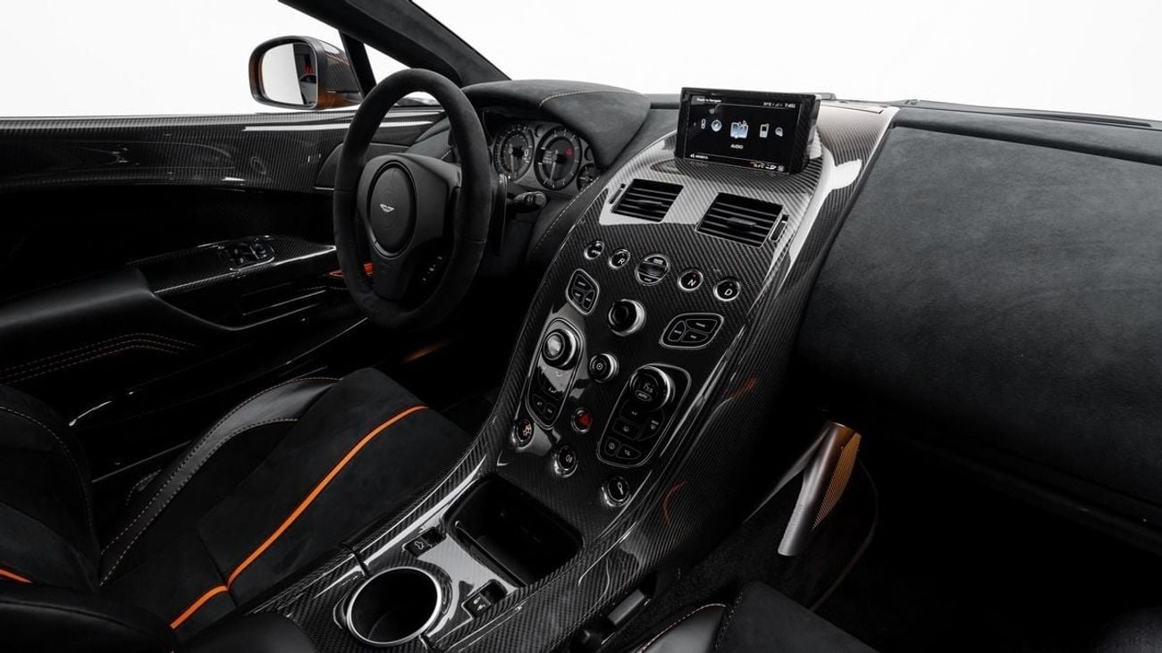 أستون مارتن فانتيج GT12