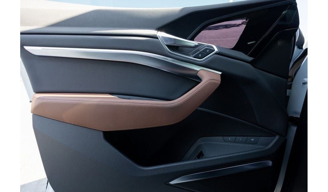 Audi etron 95 kWh Quattro Audi E-Tron 55Quattro S-line Sportback 2020 GCC under Agency Warranty with Flexible D